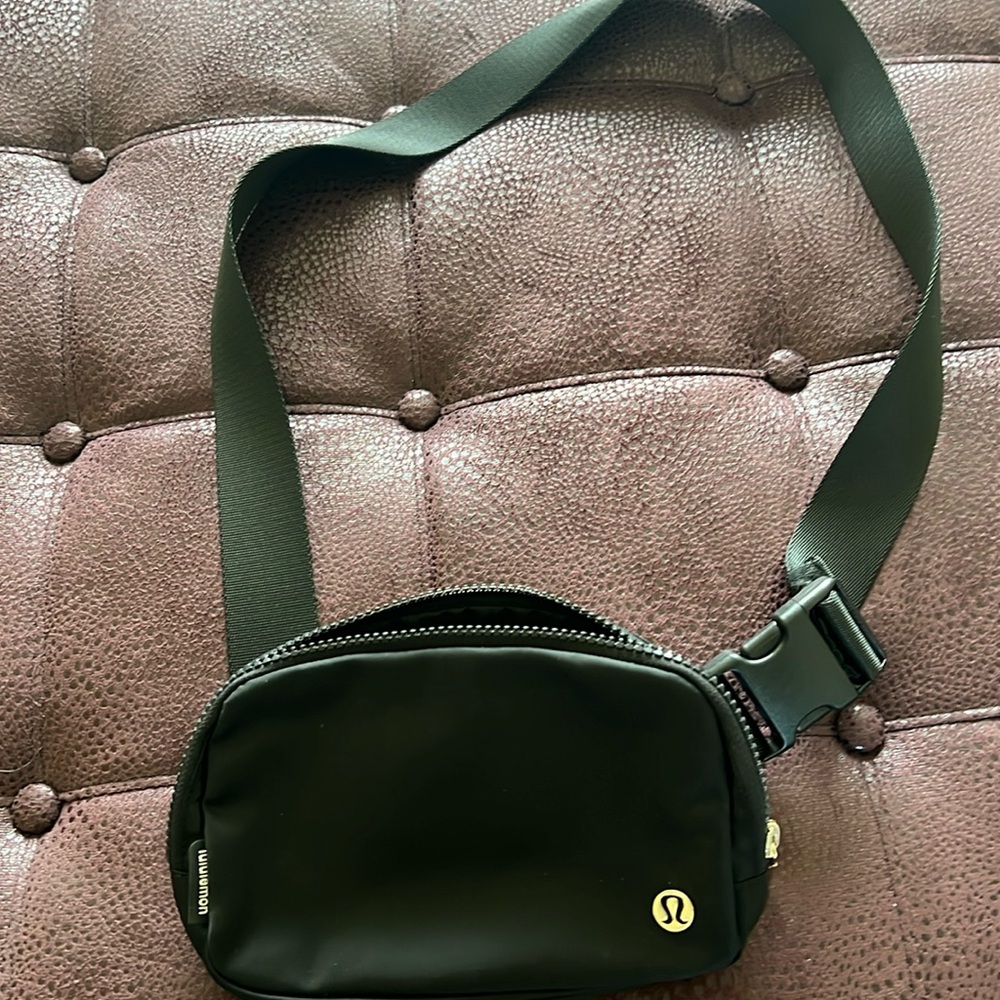 Lululemon everywhere belt bag, 1L